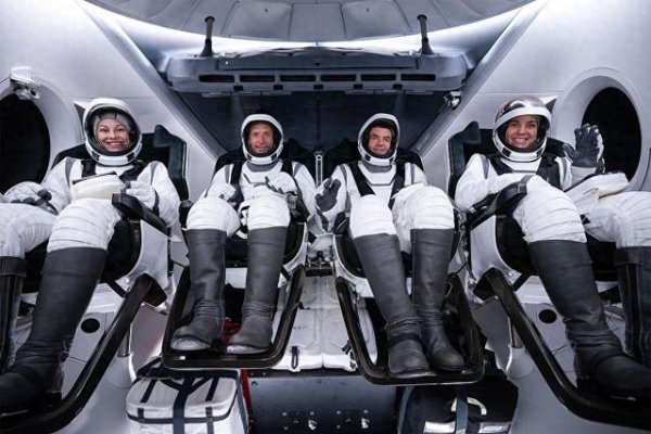 炒股配资要求 SpaceX“北极星黎明”任务启动，人类首次商业太空行走即将进行